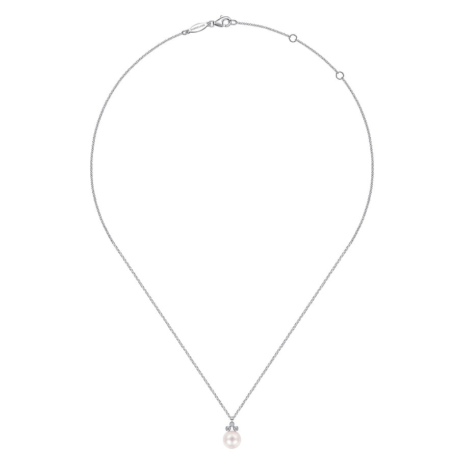White Gold Diamond and Pearl Pendant Necklace l 17 1/2 inches