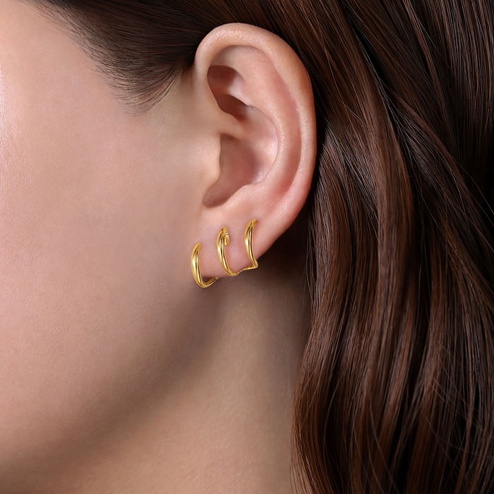 GABRIEL & CO. Yellow Gold Curving Three Row Stud Earrings