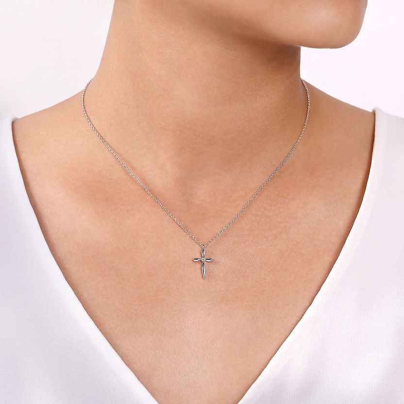Sterling Silver Diamond Cross Pendant Necklace